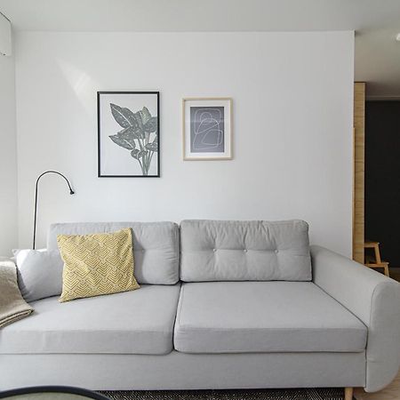 Modern Apartment Next To Ozas Park By Urban Rent Аеропорт Вільнюс Екстер'єр фото